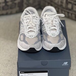 New Balance Fuel Cell 990 v6